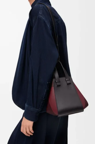 Compact Hammock bag in nappa calfskin Black/Burgundy