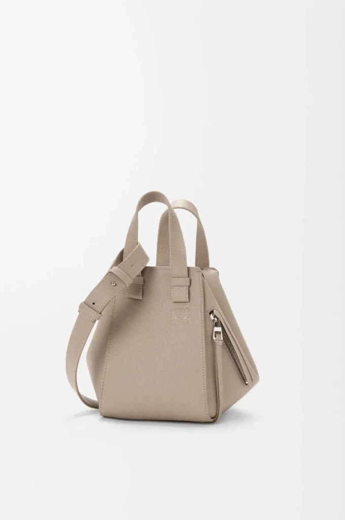 Compact Hammock bag in soft grained calfskin Clay Compact Hammock bag in soft grained calfskin Clay