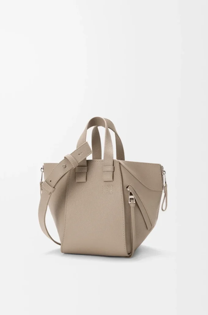 Compact Hammock bag in soft grained calfskin Clay Compact Hammock bag in soft grained calfskin Clay