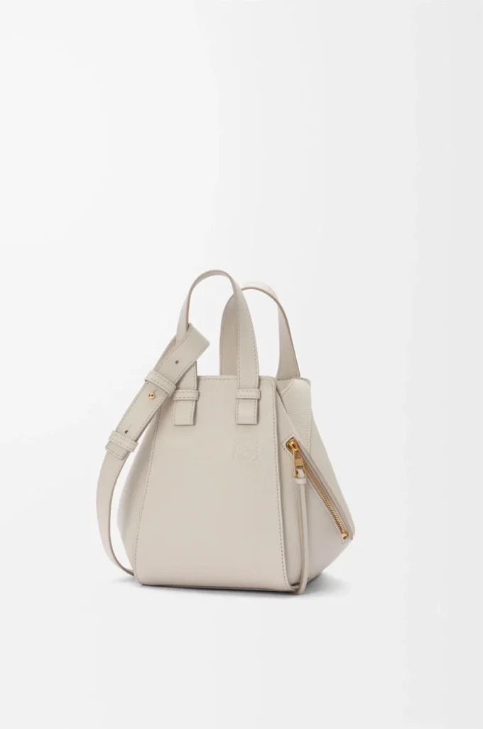 Compact Hammock bag in soft grained calfskin Light Ghost Compact Hammock bag in soft grained calfskin Light Ghost