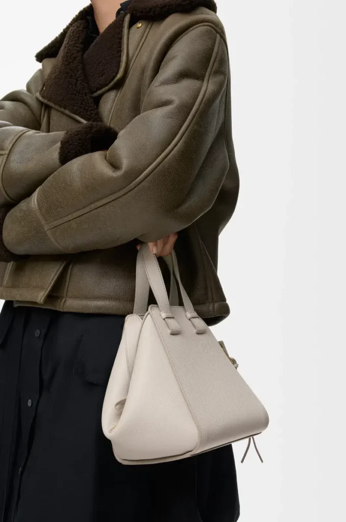 Compact Hammock bag in soft grained calfskin Light Ghost Compact Hammock bag in soft grained calfskin Light Ghost