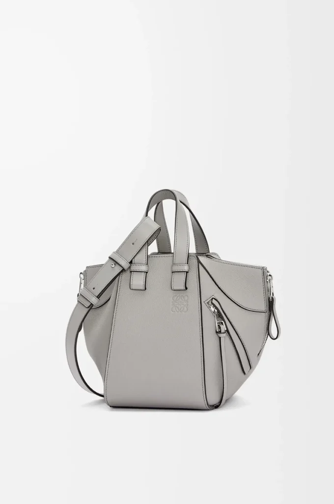 Compact Hammock bag in soft grained calfskin Pearl Grey Compact Hammock bag in soft grained calfskin Pearl Grey