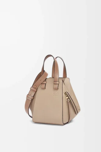 Compact Hammock bag in soft grained calfskin Sand