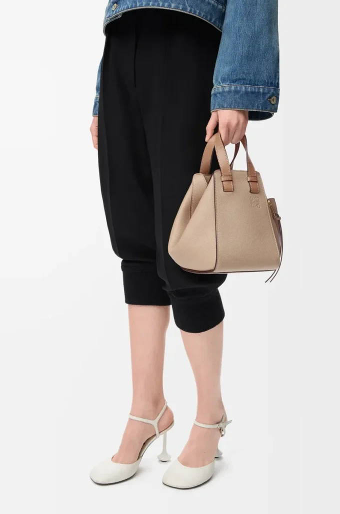 Compact Hammock bag in soft grained calfskin Sand Compact Hammock bag in soft grained calfskin Sand