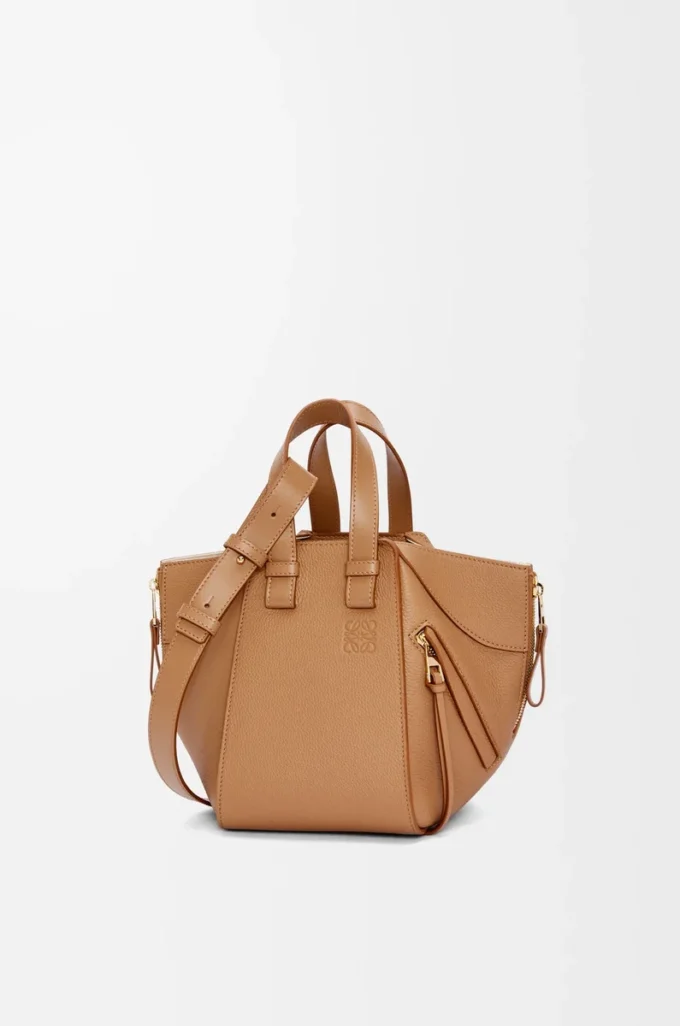 Compact Hammock bag in soft grained calfskin Toffee Compact Hammock bag in soft grained calfskin Toffee