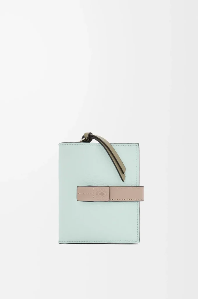 Compact zip wallet in soft grained calfskin Frozen/Clay Compact zip wallet in soft grained calfskin Frozen/Clay