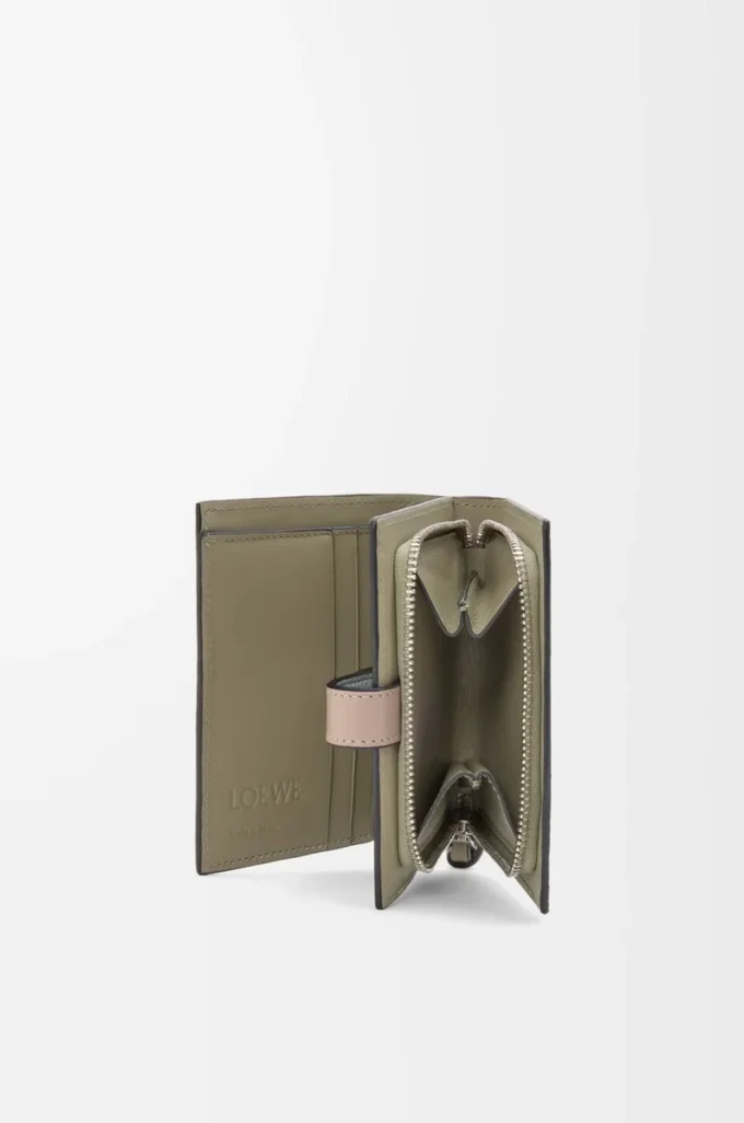 Compact zip wallet in soft grained calfskin Frozen/Clay Compact zip wallet in soft grained calfskin Frozen/Clay