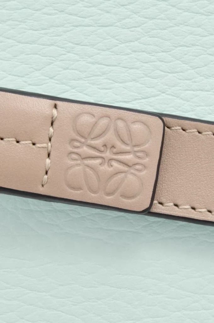 Compact zip wallet in soft grained calfskin Frozen/Clay Compact zip wallet in soft grained calfskin Frozen/Clay