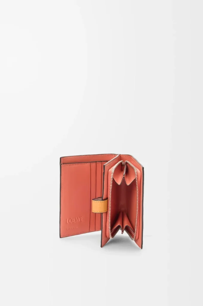 Compact zip wallet in soft grained calfskin Light Oat/Honey