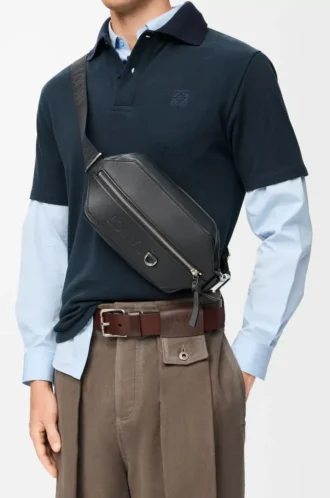 Convertible sling in classic calfskin Black