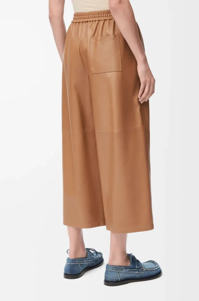 Cropped trousers in nappa lambskin Toffee