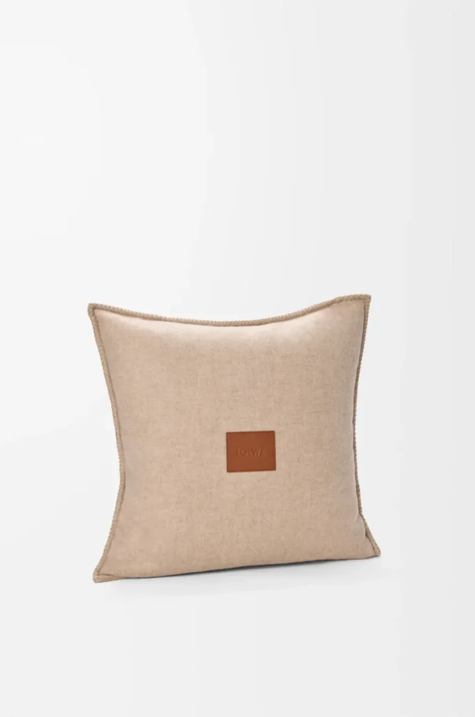 Cushion in wool and cashmere Beige/Ecru Cushion in wool and cashmere Beige/Ecru