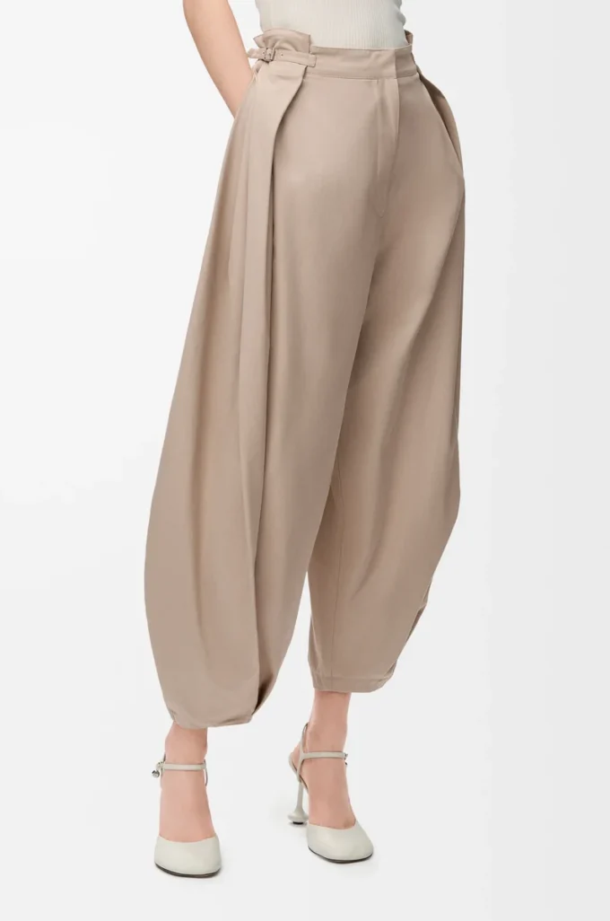 Draped trousers in cotton and silk Beige Draped trousers in cotton and silk Beige