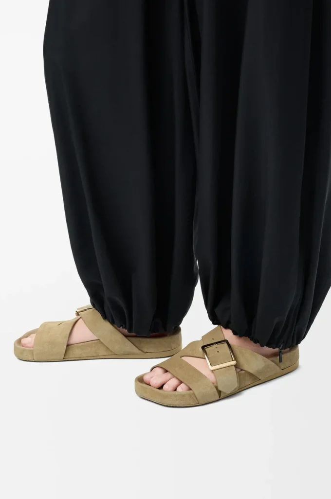 Ease Buckle slide in suede Sahara