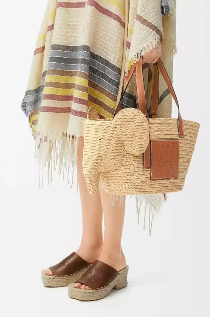 Elephant basket in raffia and calfskin Natural/Tan Elephant basket in raffia and calfskin Natural/Tan