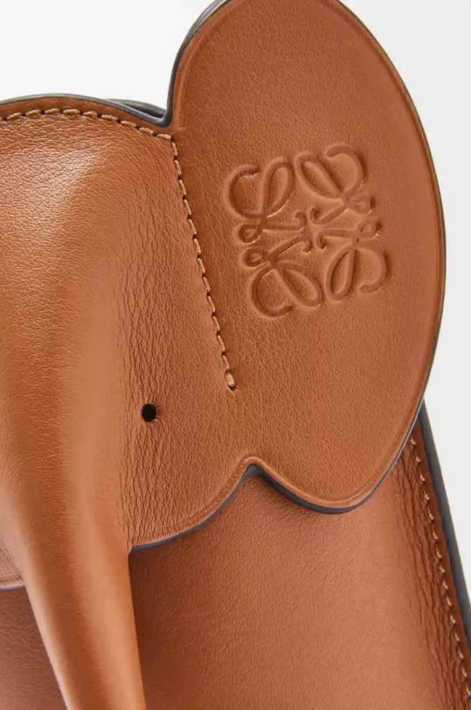 Elephant pocket in classic calfskin Tan