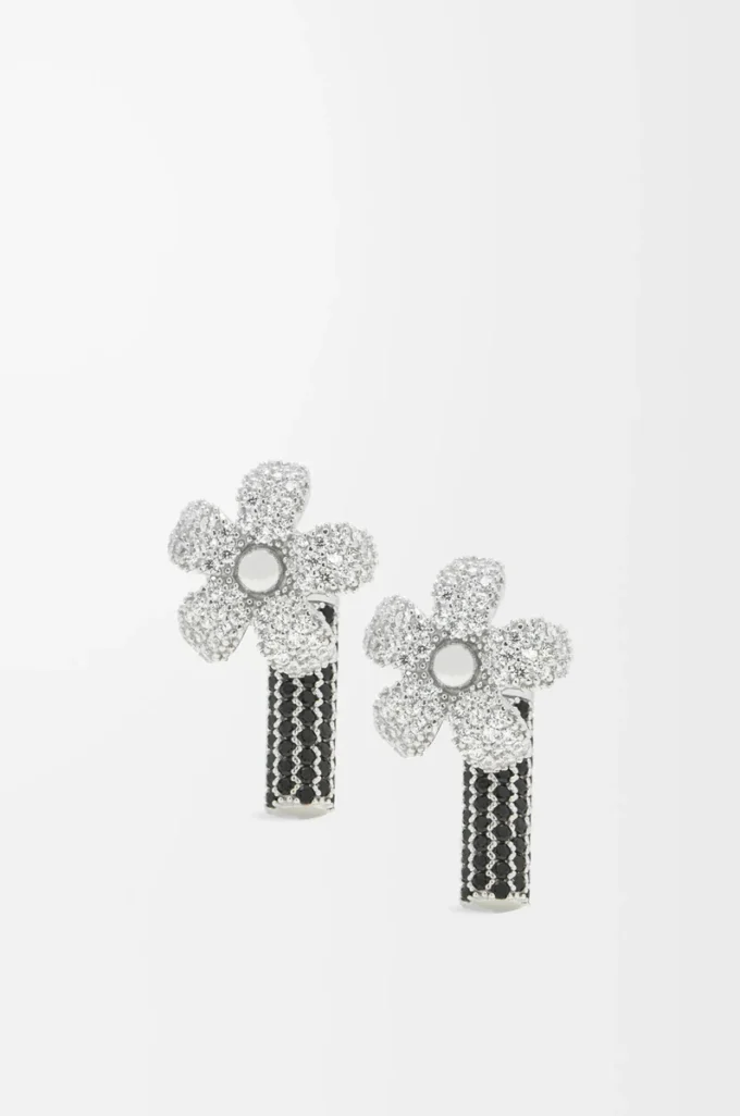 Flor earrings in sterling silver and crystals Silver/Transparent Flor earrings in sterling silver and crystals Silver/Transparent