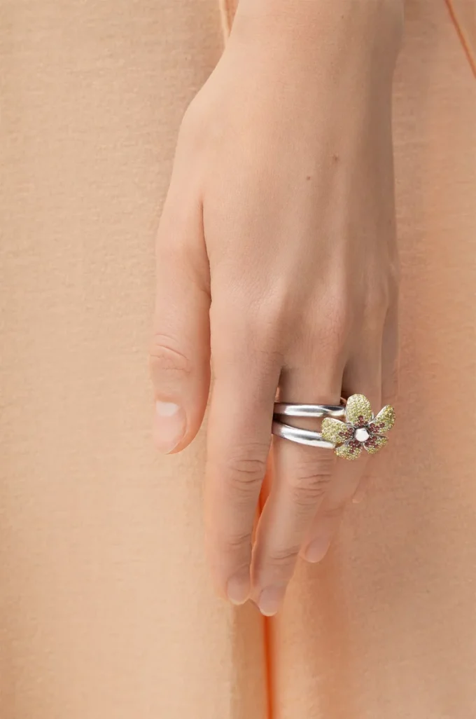 Flor ring in sterling silver and crystals Yellow/Silver Flor ring in sterling silver and crystals Yellow/Silver