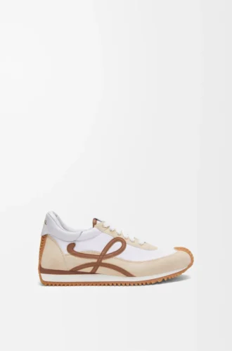 Flow Runner 2.0 in nylon and suede Chocolate/Almost Optic