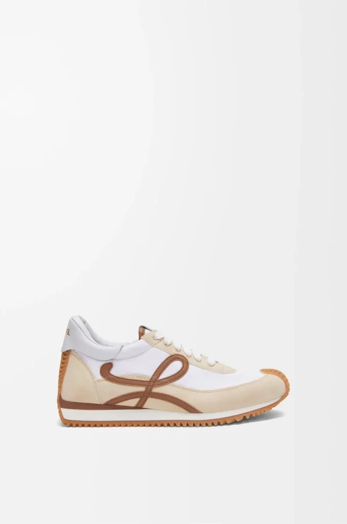 Flow Runner 2.0 in nylon and suede Chocolate/Almost Optic Flow Runner 2.0 in nylon and suede Chocolate/Almost Optic