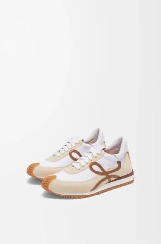 Flow Runner 2.0 in nylon and suede Chocolate/Almost Optic
