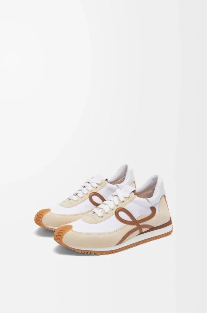 Flow Runner 2.0 in nylon and suede Chocolate/Almost Optic Flow Runner 2.0 in nylon and suede Chocolate/Almost Optic