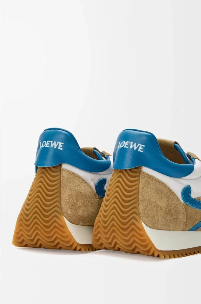Flow Runner 2.0 in nylon and suede Sand/Blue/White