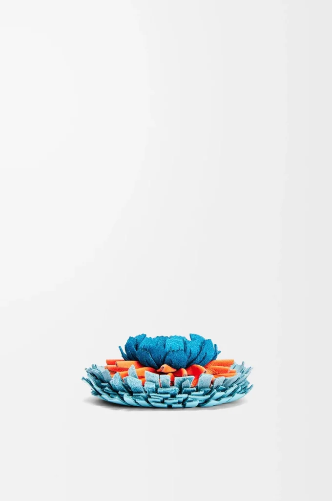 Flower die in classic calfskin Aqua Flower die in classic calfskin Aqua