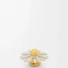 Flower pin in calfskin White Flower pin in calfskin White