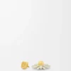 Flower pin in calfskin White Flower pin in calfskin White