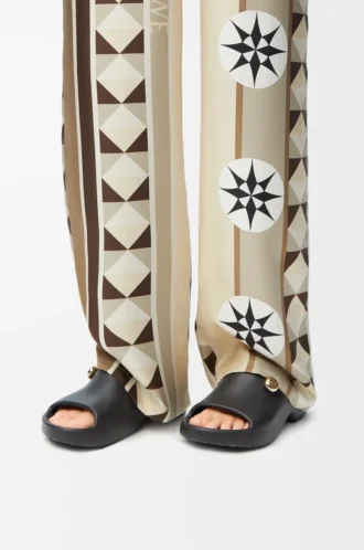 Foam Pebble slide Black/Gold