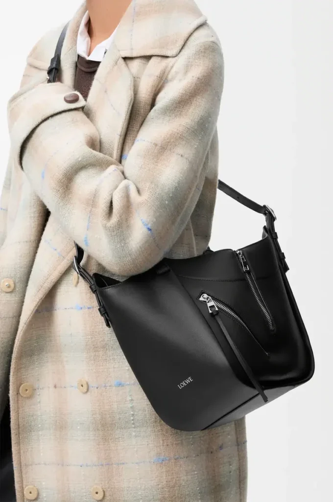 Hammock Flip bag in classic calfskin Black Hammock Flip bag in classic calfskin Black