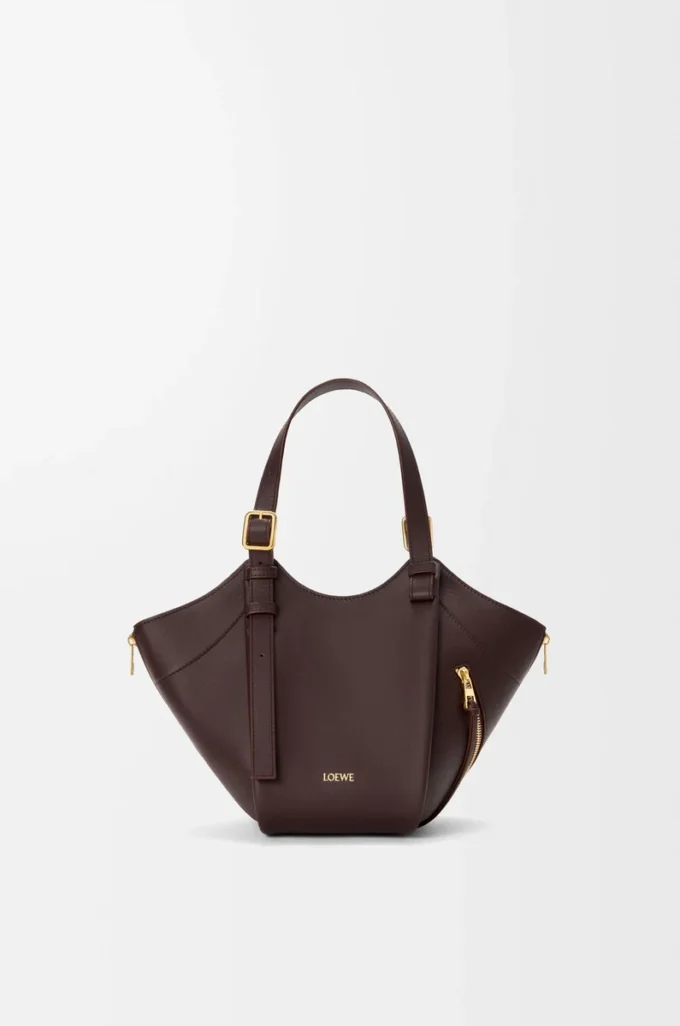 Hammock Flip bag in classic calfskin Dark Chestnut Hammock Flip bag in classic calfskin Dark Chestnut