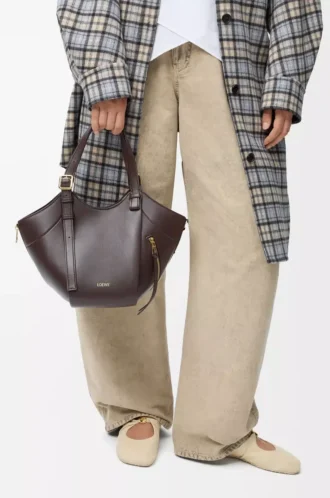 Hammock Flip bag in classic calfskin Dark Chestnut