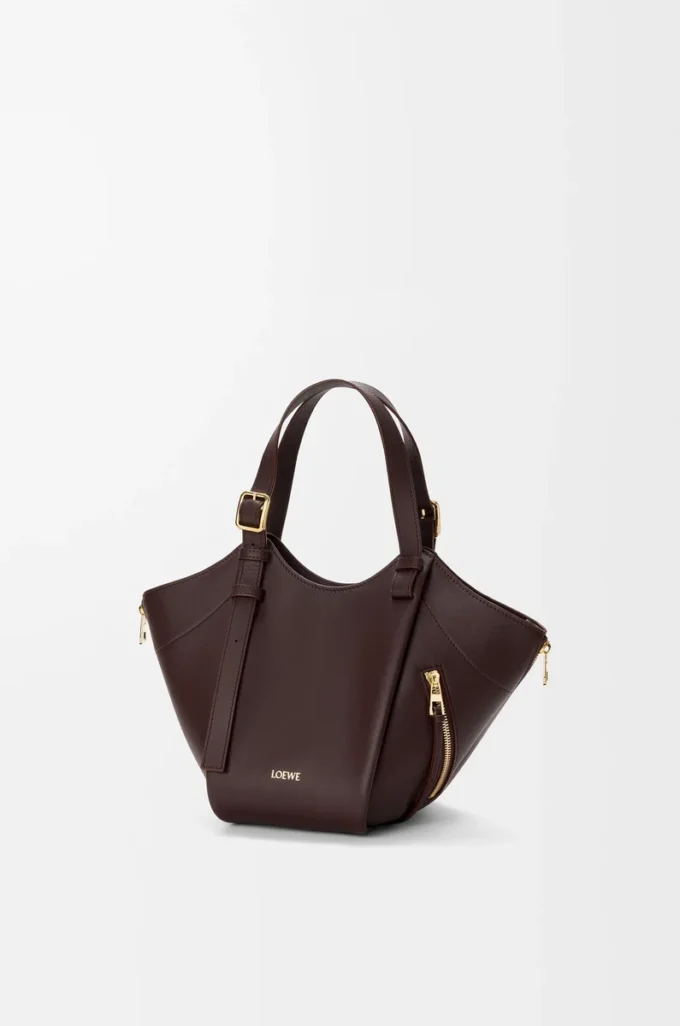 Hammock Flip bag in classic calfskin Dark Chestnut Hammock Flip bag in classic calfskin Dark Chestnut