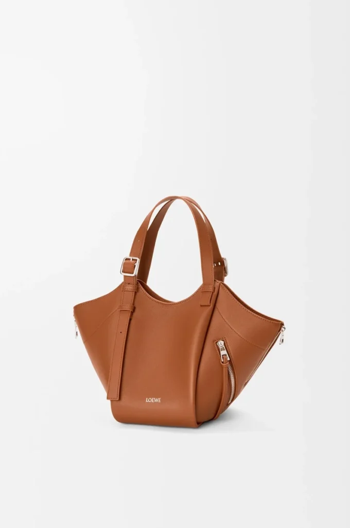 Hammock Flip bag in classic calfskin Squirrel Hammock Flip bag in classic calfskin Squirrel