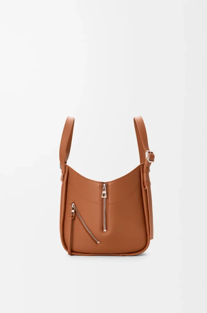 Hammock Flip bag in classic calfskin Squirrel Hammock Flip bag in classic calfskin Squirrel