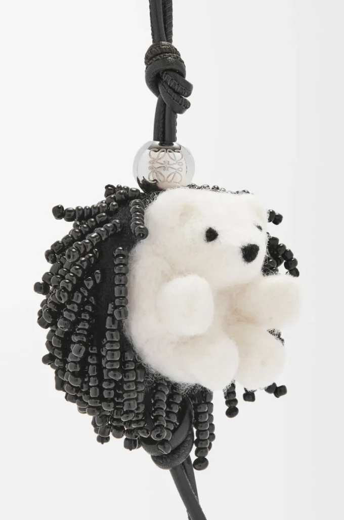 Hedgehog charm in felt, beads and calfskin Black/Soft White Hedgehog charm in felt, beads and calfskin Black/Soft White