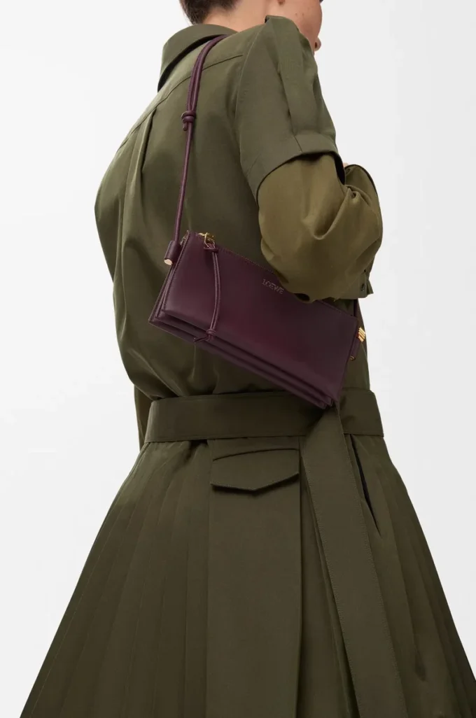 Joya pouch in nappa calfskin Dark Burgundy Joya pouch in nappa calfskin Dark Burgundy