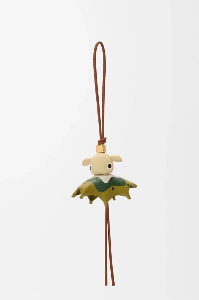 Kiwi Puzz charm Tan/White Kiwi Puzz charm Tan/White