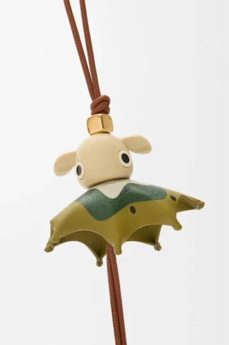 Kiwi Puzz charm Tan/White