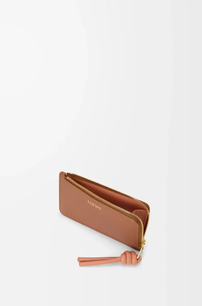Knot coin cardholder in shiny nappa calfskin Tan/Papaya Knot coin cardholder in shiny nappa calfskin Tan/Papaya