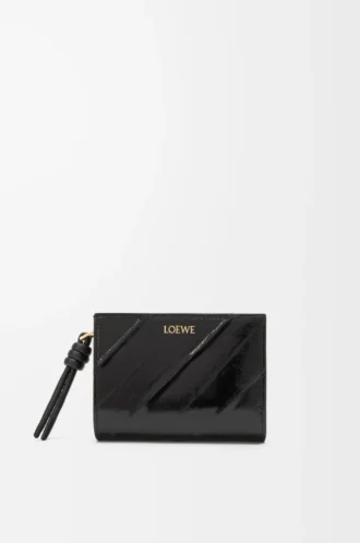 Knot compact wallet in eel Black