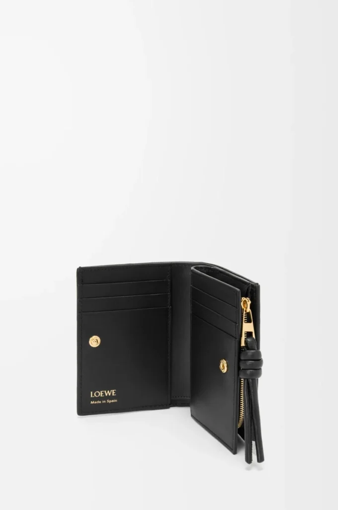 Knot compact wallet in eel Black