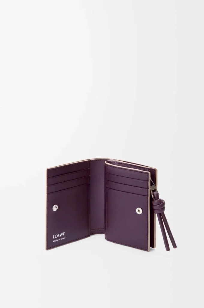 Knot compact wallet in shiny nappa calfskin Clay/Plum Knot compact wallet in shiny nappa calfskin Clay/Plum