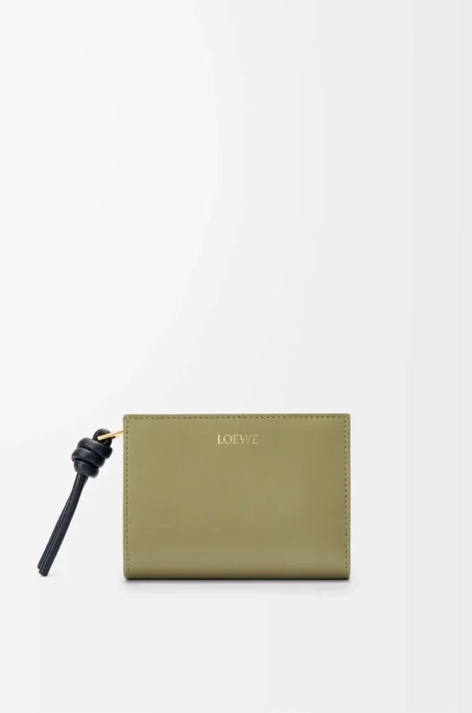 Knot compact wallet in shiny nappa calfskin Eucalyptus/Deep Navy Knot compact wallet in shiny nappa calfskin Eucalyptus/Deep Navy