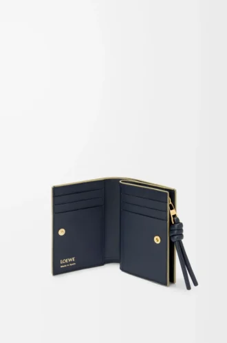 Knot compact wallet in shiny nappa calfskin Eucalyptus/Deep Navy