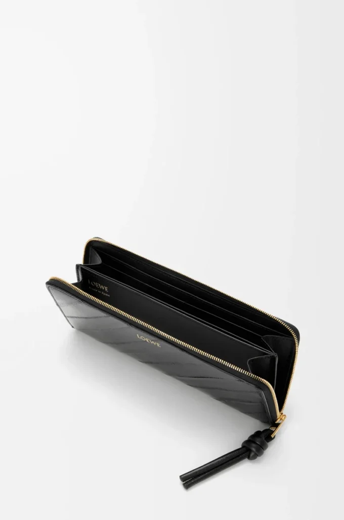 Knot slim zip around wallet in eel Black Knot slim zip around wallet in eel Black