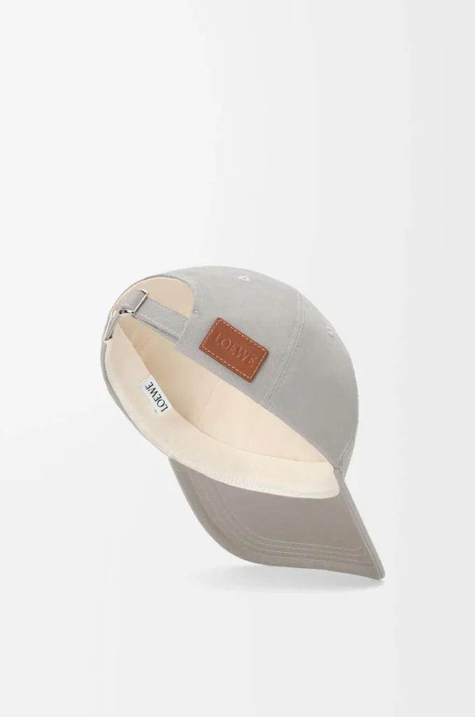L patch cap in cotton Shell Grey L patch cap in cotton Shell Grey