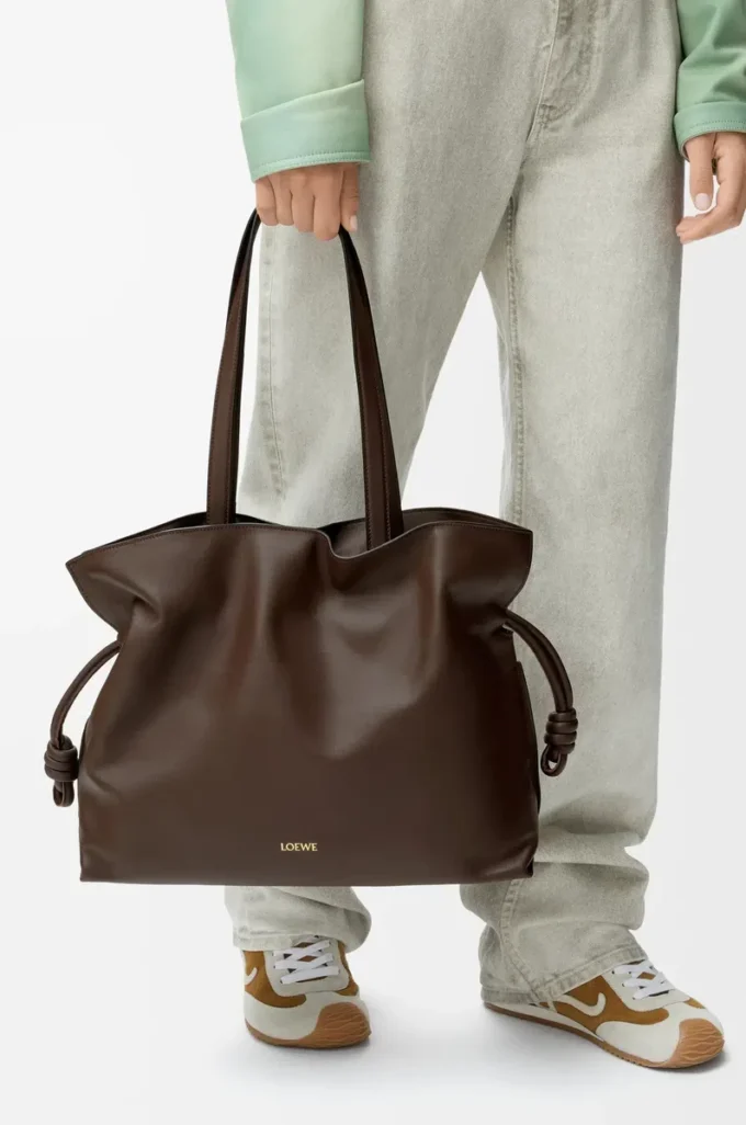 Large Flamenco clutch in nappa calfskin Chocolate Large Flamenco clutch in nappa calfskin Chocolate